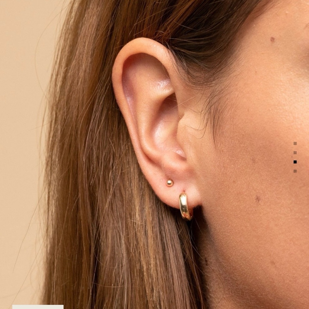 ✨BEST SELLER✨ | 14K MEJURI SINGLE SPHERE STUD EARRINGS